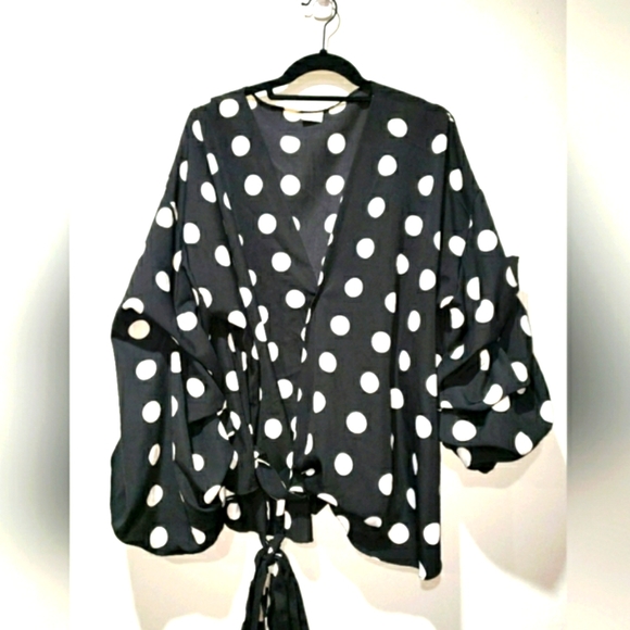 💲🖐🏾/☀️🏖Black Fashionable shorts & Polka Dot top 3X - Picture 1 of 9